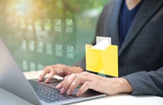 データの準備: 既存のQ&Aやパンフレット(PDF)を用意するだけ データの準備: 既存のQ&Aやパンフレット(PDF)を用意するだけ