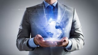 生成AI技術の活用（トレンド）：汎用AIより自社特化型AI