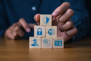 課題の棚卸し：自社が解決したい課題はなにか（社内／社外など）