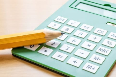 コスト増｜見えない残業代と生産性指標の悪化