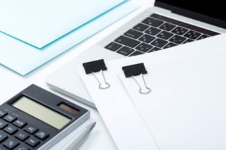 事務｜アナログが生む作業のための作業