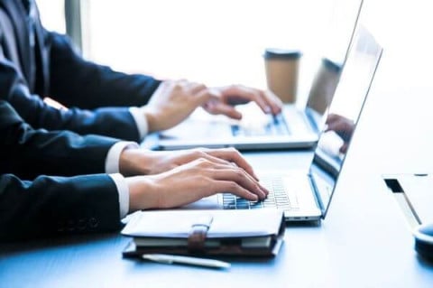 教育担当者のリソース不足｜多忙で適切なフィードバックができない