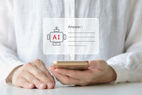 単純な質問はAI、特別なおもてなしはスタッフ