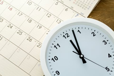 時差や24時間対応の困難さによる機会損失