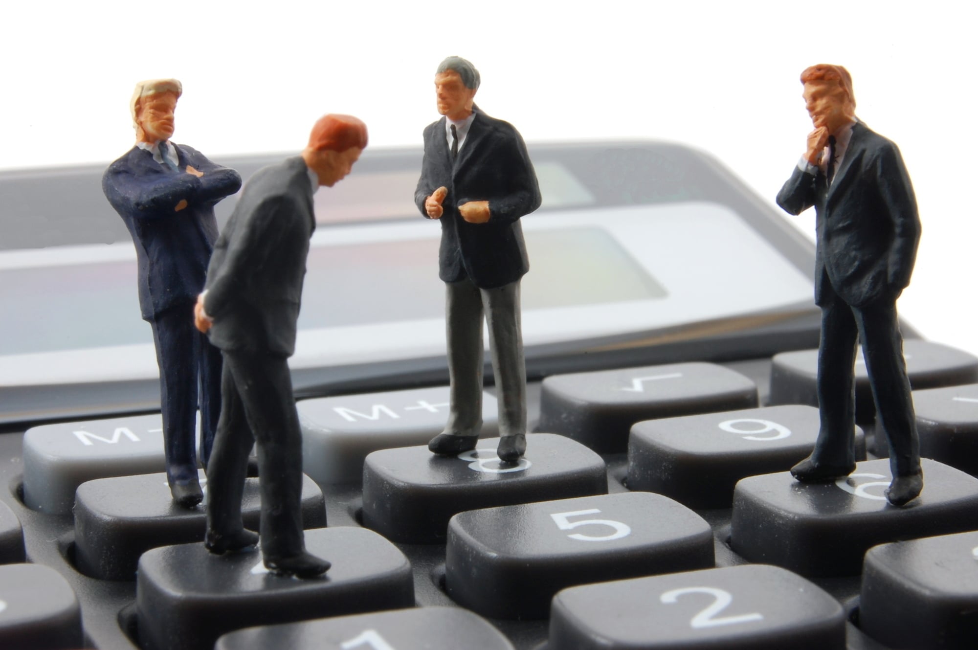 採用コストとは? 新卒・中途・アルバイトの1人あたりの平均金額(採用単価)と、節約・削減する方法は? 採用コストとは? 新卒・中途・アルバイトの1人あたりの平均金額(採用単価)と、節約・削減する方法は?