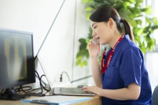 Webサイト更新だけでは解消できなかった問い合わせ対応 Webサイト更新だけでは解消できなかった問い合わせ対応
