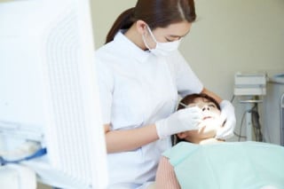 技術職(歯科衛生士・歯科技工士)・窓口スタッフの慢性的な人手不足 技術職(歯科衛生士・歯科技工士)・窓口スタッフの慢性的な人手不足