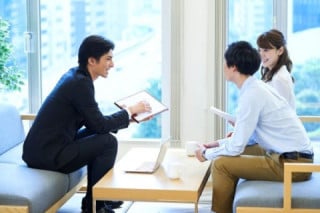【契約者向け】よくある保険の手続き方法を自動案内し満足度向上