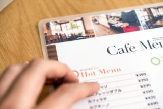 季節メニュー変更や臨時休業の情報も数分で更新できる管理画面