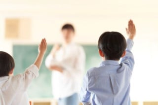 少子高齢化にともなう生徒獲得競争の激化 少子高齢化にともなう生徒獲得競争の激化