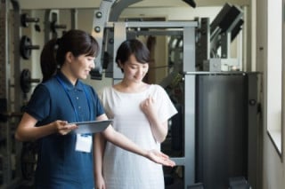 Web離脱を防ぐオンライン即時接客で体験申込率（CVR）の向上