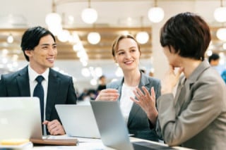 海外取引の多い商社・卸売業