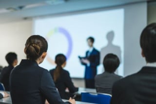 市場多様化による効率的で客観的なマーケティング分析