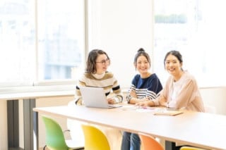 【留学生向け】多言語による在留資格・住居・キャンパスライフのサポート