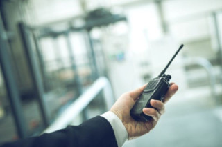 調査員が現場対応中でも問い合わせに対応する必要がある