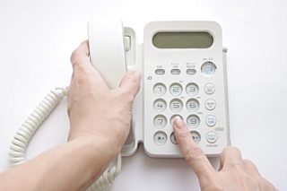 企業ホームページが無いデメリット5 電話対応の労力・人件費が無駄にかかってしまう 企業ホームページが無いデメリット5 電話対応の労力・人件費が無駄にかかってしまう