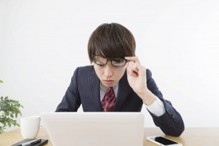 更新作業が大変な場合や、制作会社への依頼が必要な場合はコンテンツSEOの実施が困難になる 更新作業が大変な場合や、制作会社への依頼が必要な場合はコンテンツSEOの実施が困難になる