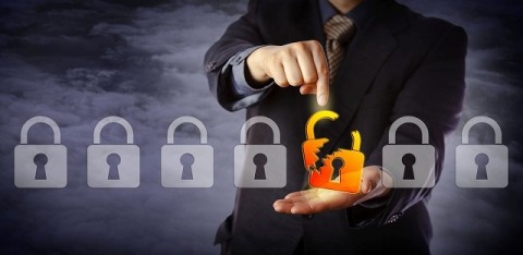 現在は企業ホームページの脆弱性を突くサイバー攻撃が主流であり、これはファイアウォールでは防げない 現在は企業ホームページの脆弱性を突くサイバー攻撃が主流であり、これはファイアウォールでは防げない