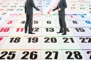綿密なRFP(提案依頼書)が作れないときや公開予定日が迫っているときは、コンペ・相見積もりよりも指名発注が適している 綿密なRFP(提案依頼書)が作れないときや公開予定日が迫っているときは、コンペ・相見積もりよりも指名発注が適している