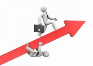 明らかに素人っぽいデザインのホームページだと、競合他社との比較で敗北して集客数が減少する 明らかに素人っぽいデザインのホームページだと、競合他社との比較で敗北して集客数が減少する
