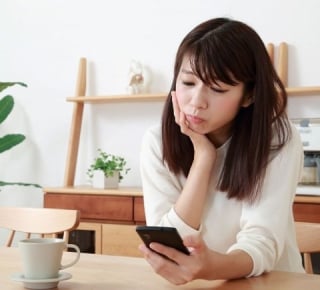 スマホ未対応のホームページは訪問者の48%にイライラやストレスを与えてしまっている スマホ未対応のホームページは訪問者の48%にイライラやストレスを与えてしまっている