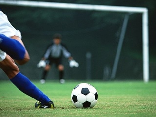 コンバージョンはサッカーでたとえれば、シュートに成功しゴールが確定した状態 コンバージョンはサッカーでたとえれば、シュートに成功しゴールが確定した状態