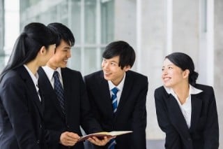通年採用の拡大で学生には多くのメリットが生じる 通年採用の拡大で学生には多くのメリットが生じる