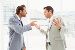 企業ホームページの制作を知人・友人などの知り合いに依頼するデメリットとは? 企業ホームページの制作を知人・友人などの知り合いに依頼するデメリットとは?
