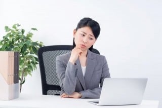 中小企業は知名度が低いので指名検索での流入が稼げず、トップページだけでは集客力が伸び悩む 中小企業は知名度が低いので指名検索での流入が稼げず、トップページだけでは集客力が伸び悩む