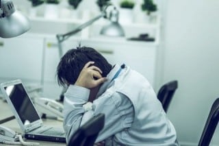 中小企業が狙うキーワードでは1位を獲得できたとしても、それ単体では1日1人も集客できない 中小企業が狙うキーワードでは1位を獲得できたとしても、それ単体では1日1人も集客できない