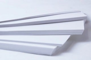 時間がないときは白いコピー用紙を膝の上に置くだけでも印象が変わる 時間がないときは白いコピー用紙を膝の上に置くだけでも印象が変わる