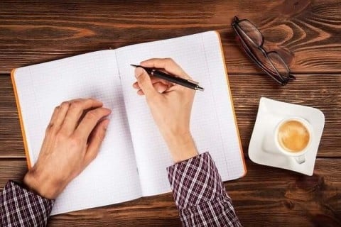 まずは商品・サービスの特長を思いつかぎり箇条書きしよう まずは商品・サービスの特長を思いつかぎり箇条書きしよう