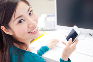 Webフォントの文章なら、スマートフォンでも見やすい表示へ対応! Webフォントの文章なら、スマートフォンでも見やすい表示へ対応!